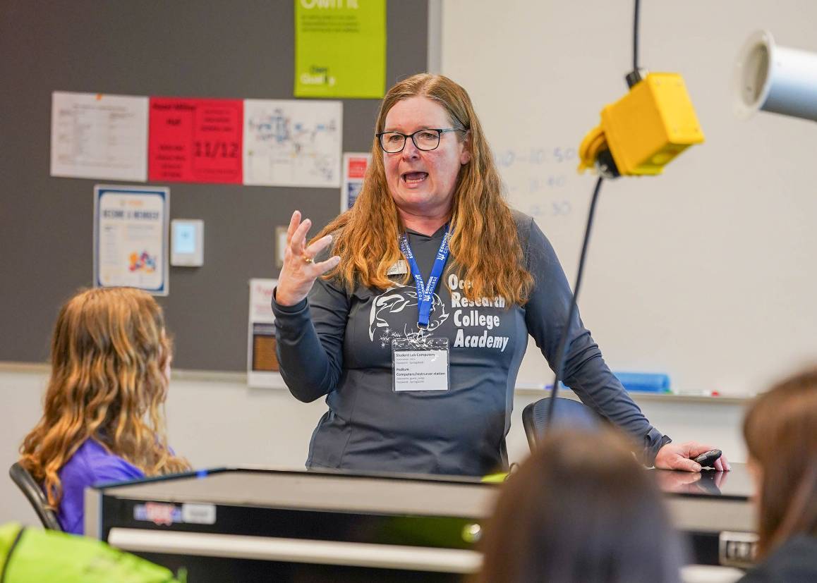 A wide range of presenters, including Arvi Kvenen from Ocean Research College Academy (ORCA), held STEM workshops for girls during Expanding Your Horizons at Edmonds College on March 27. (Arutyun Sargsyan / Edmonds College)